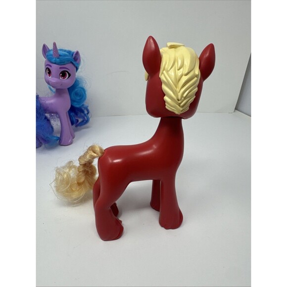 My Little Pony New Generation SHINING ADVENTURES Lot 6 Sprout Hitch Izzy Petals - Picture 8 of 15